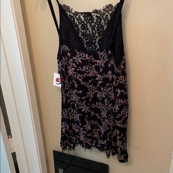 BNWT Kimchi Blue Lace Tunic Top - Picture 6 of 12